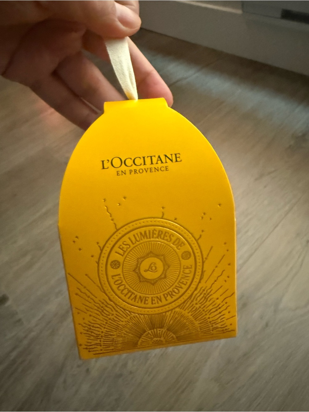 L'OCCITANE Yellow Holiday Bath & Body Gift Tag
